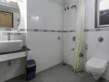 Fabhotel Sai Prasad Apartments Mumbai Bagian luar foto